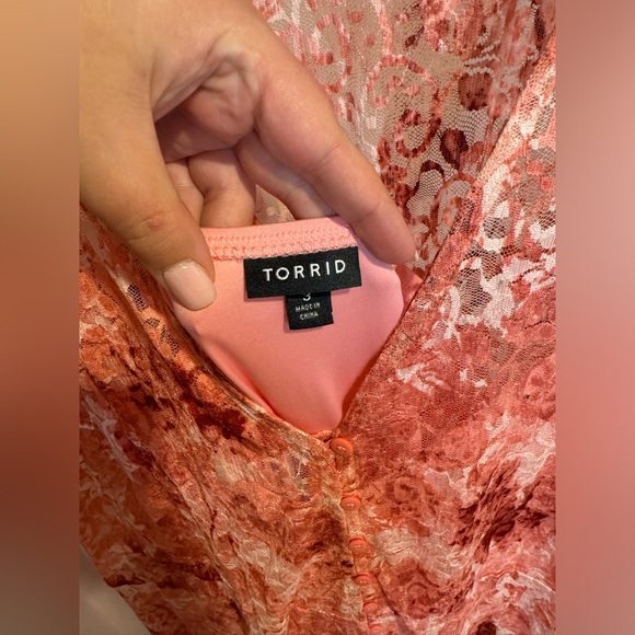 FREE 📦 3X Pink/Red Floral Plus Size Torrid Dress - Picture 4 of 6